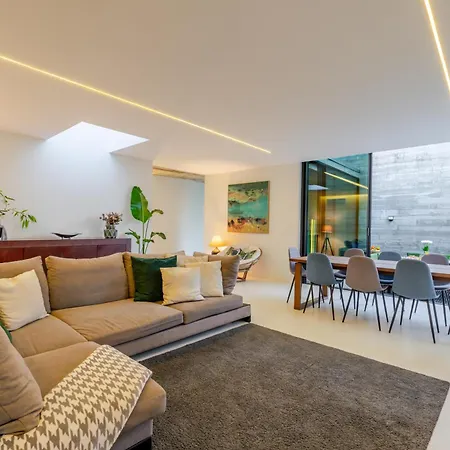 Contemporary House Cabedelo 비아나도카스텔로