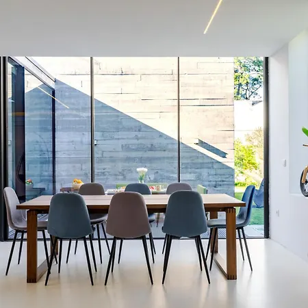 Contemporary House Cabedelo * 비아나도카스텔로