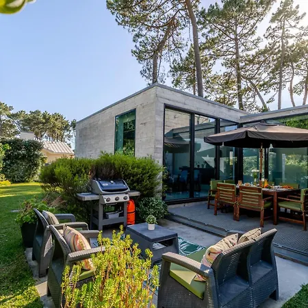 Contemporary House Cabedelo * 비아나도카스텔로